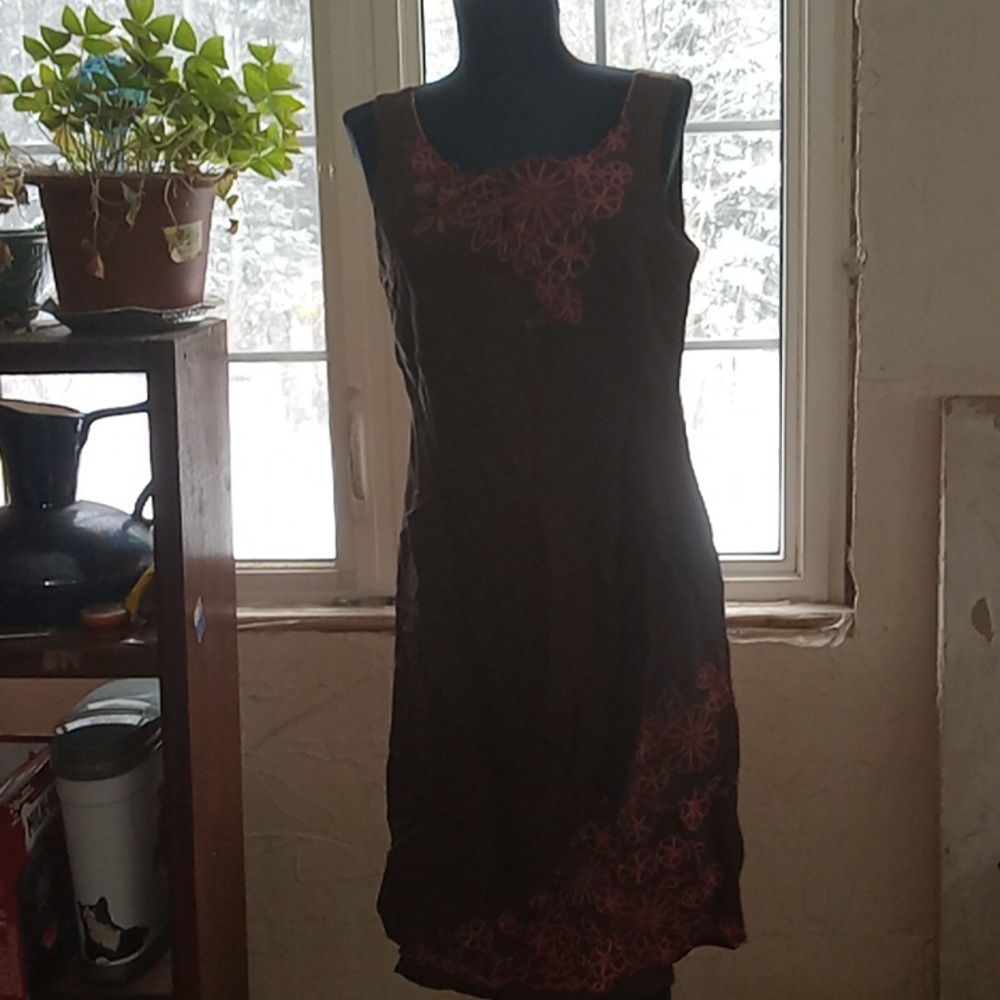 (Paraphrase) Dress